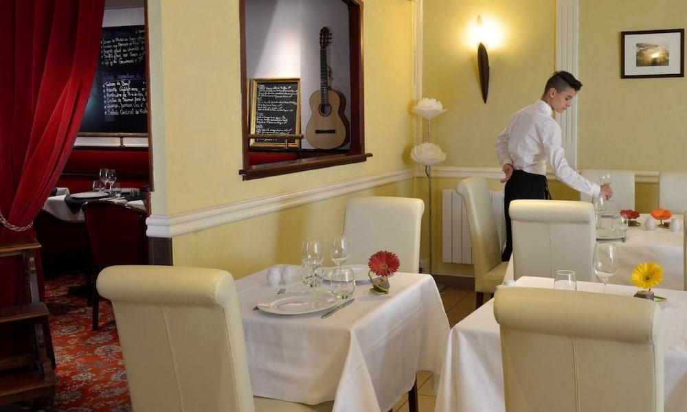 Hotel Le Plantagenet Chinon Esterno foto