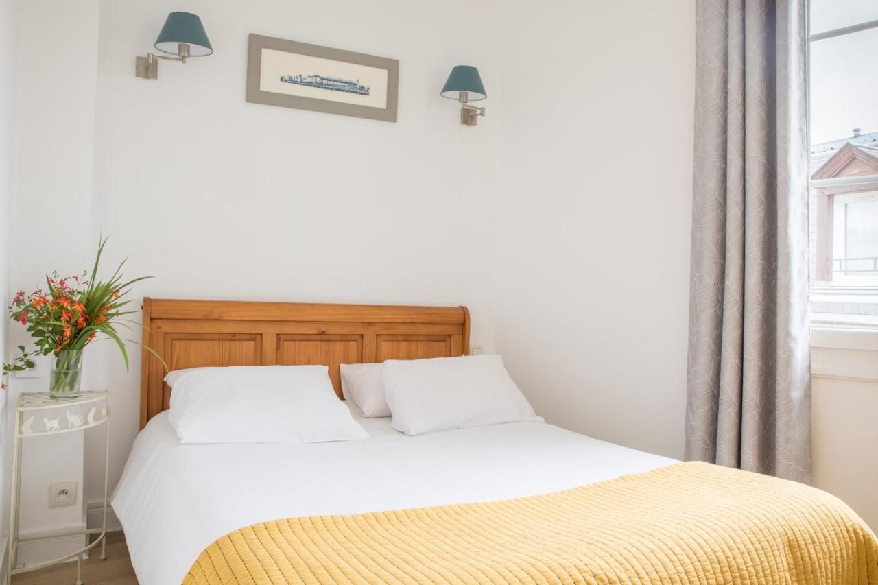 Hotel Le Plantagenet Chinon Esterno foto