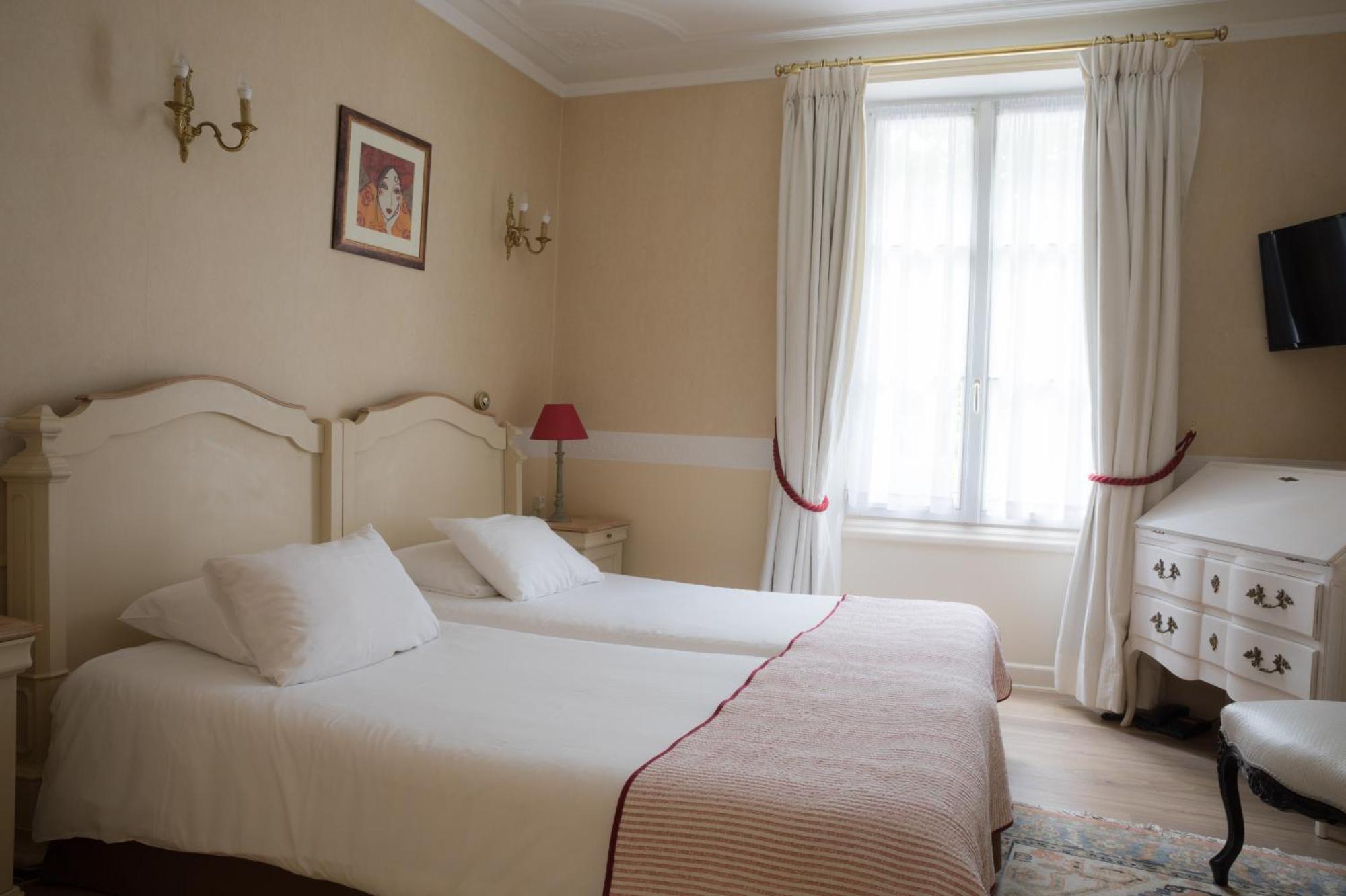 Hotel Le Plantagenet Chinon Esterno foto