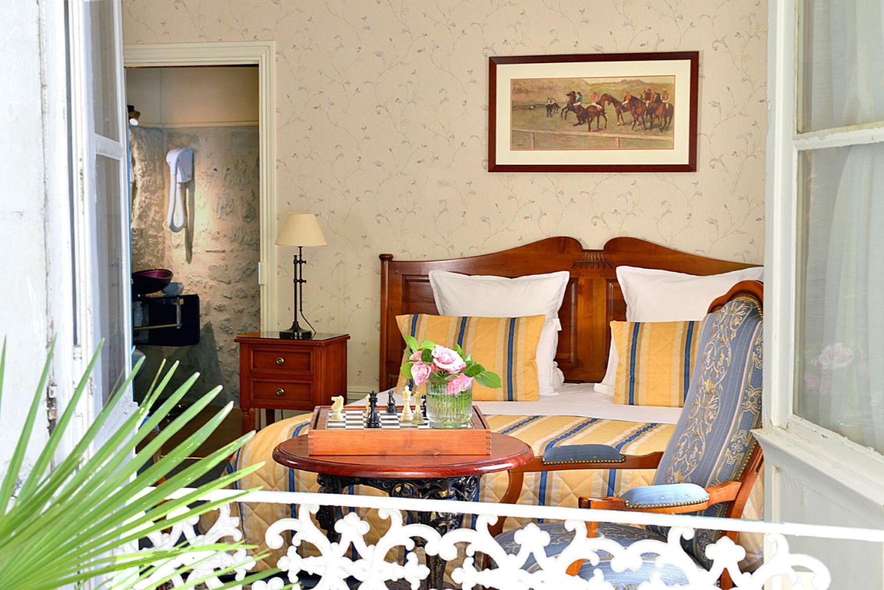 Hotel Le Plantagenet Chinon Esterno foto